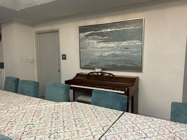 170 Turtle Lake Ct 304, Naples, FL 34105-44