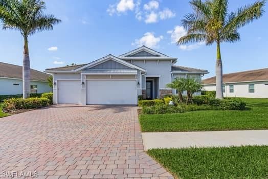 14539 Kelson Cir, Naples, FL 34114-3