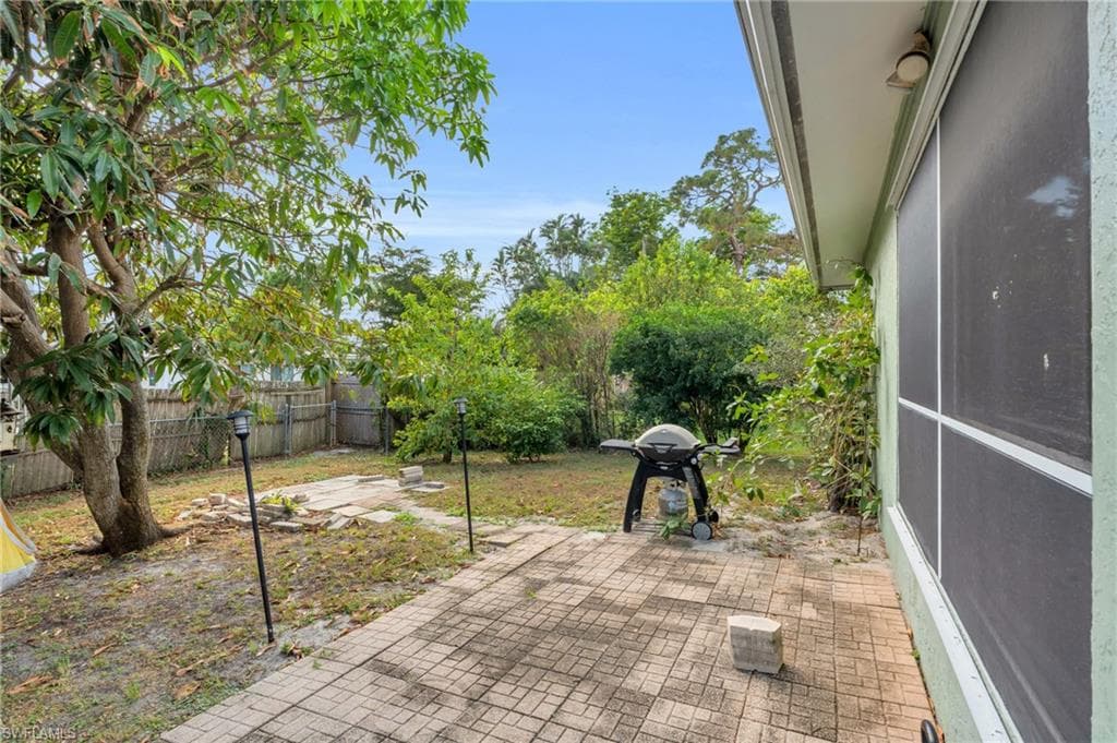 726 109th Ave N, Naples, FL 34108-35