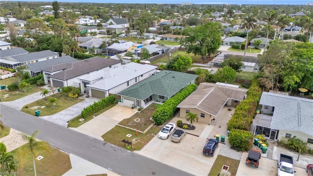 726 109th Ave N, Naples, FL 34108-7