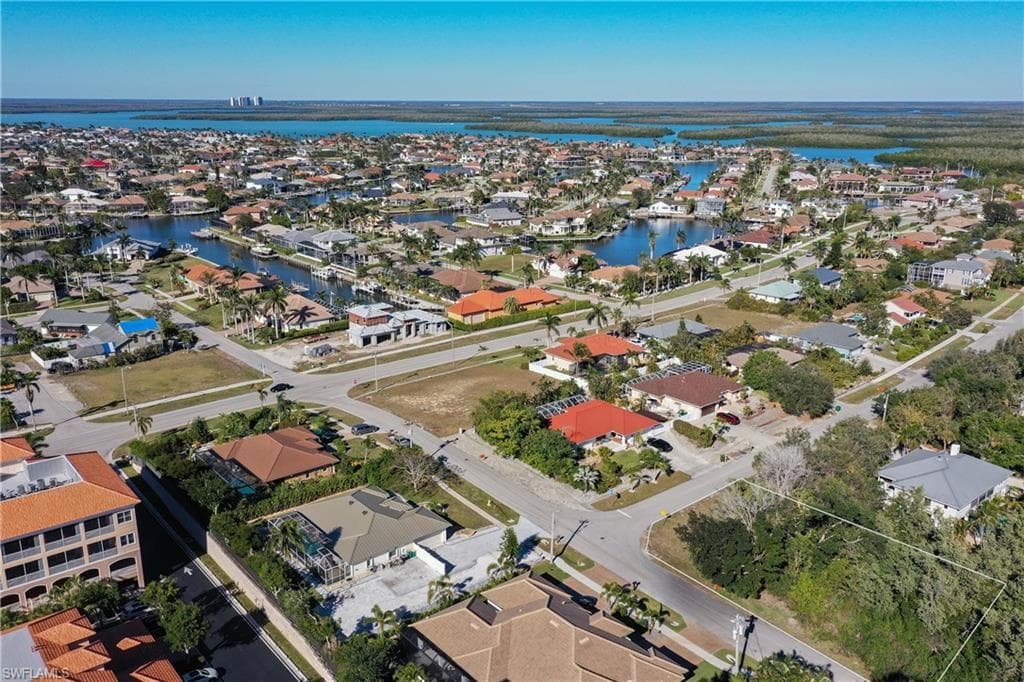 1895 Sheffield Ave, Marco Island, FL 34145-5