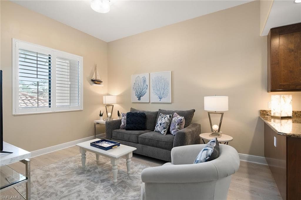 985 Sandpiper St I201, Naples, FL 34102-18