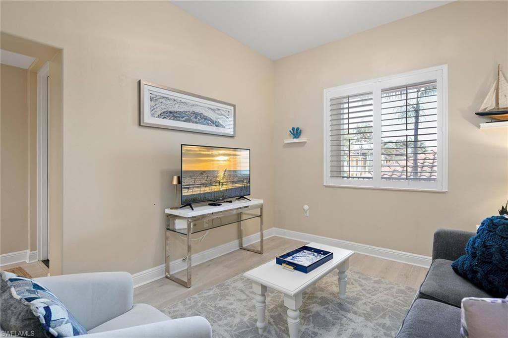985 Sandpiper St I201, Naples, FL 34102-19