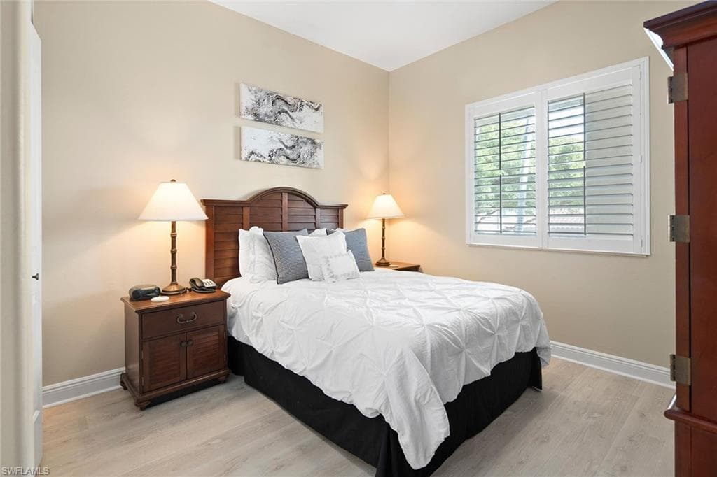 985 Sandpiper St I201, Naples, FL 34102-26