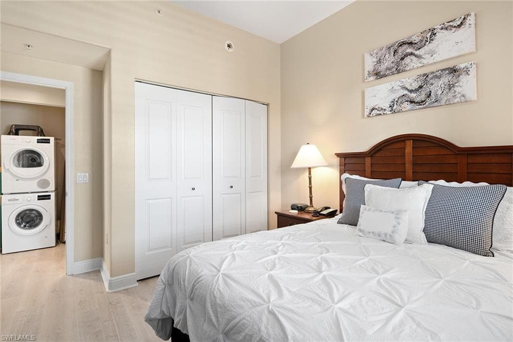 985 Sandpiper St I201, Naples, FL 34102-27