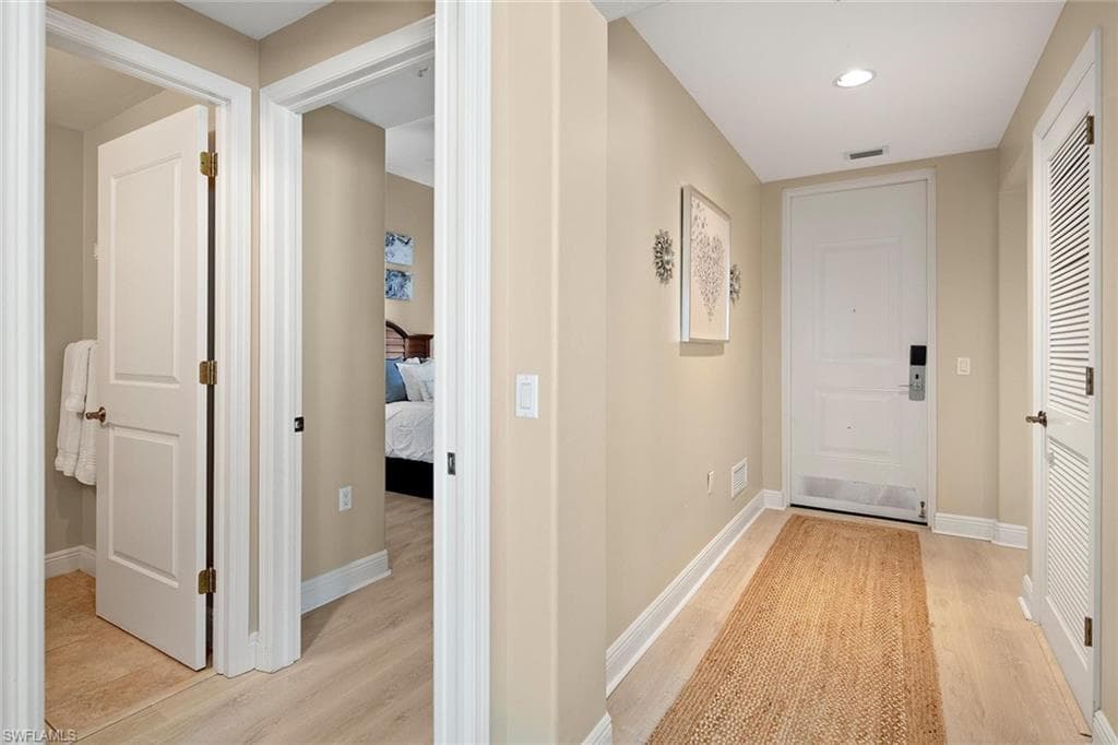 985 Sandpiper St I201, Naples, FL 34102-28