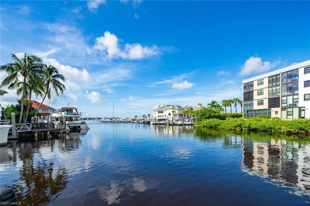 985 Sandpiper St I201, Naples, FL 34102-35