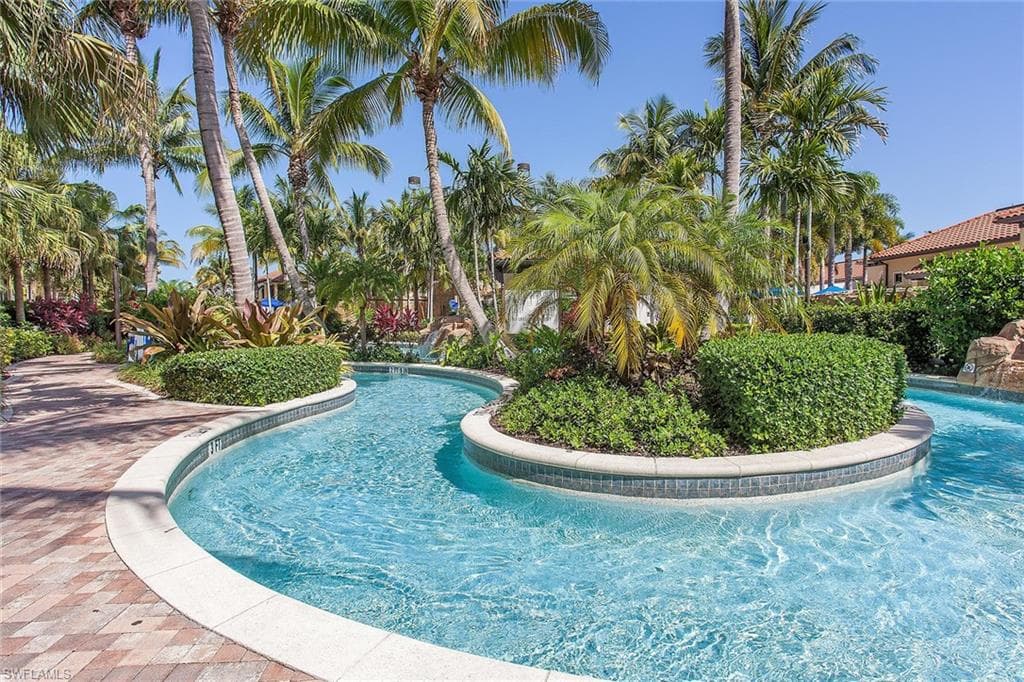 985 Sandpiper St I201, Naples, FL 34102-40