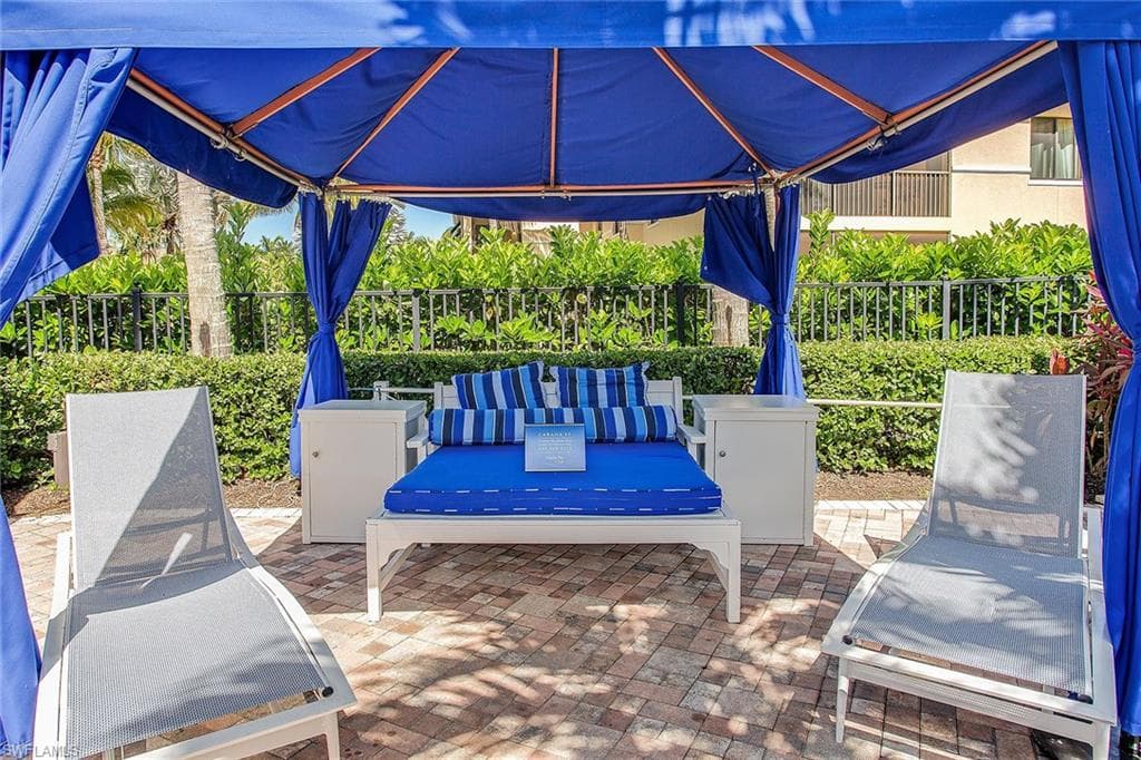 985 Sandpiper St I201, Naples, FL 34102-41