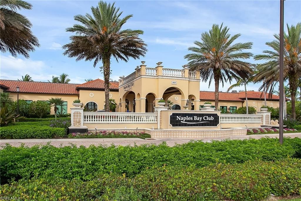 985 Sandpiper St I201, Naples, FL 34102-47