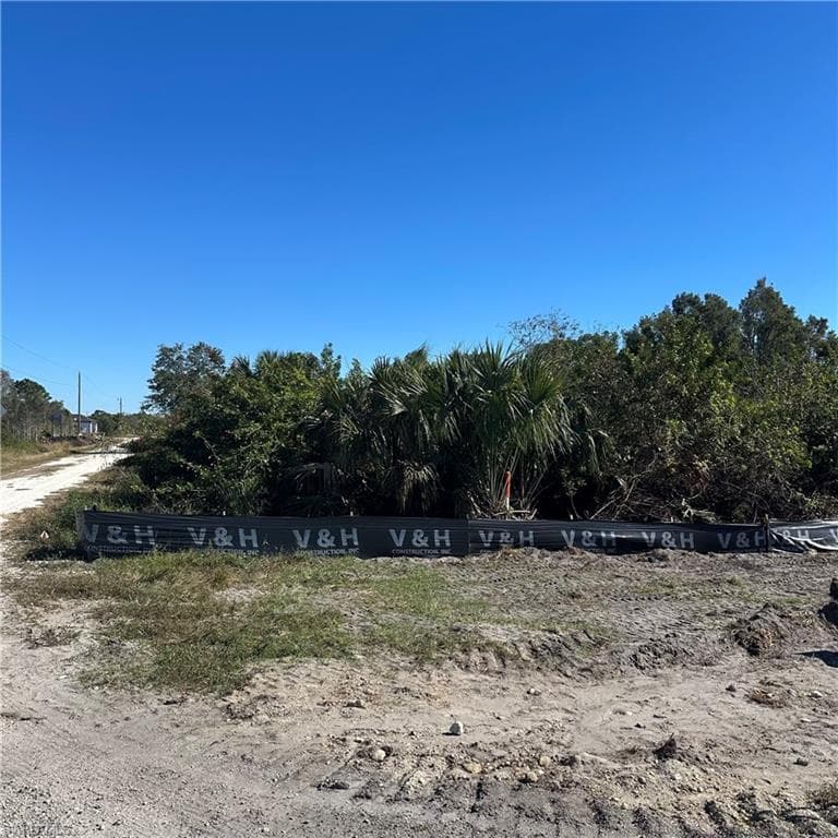 1009 Bell Blvd S, Lehigh Acres, FL 33974-3