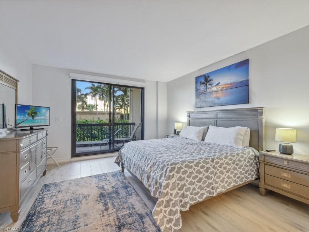 174 Collier Blvd Ph-d, Marco Island, FL 34145-33