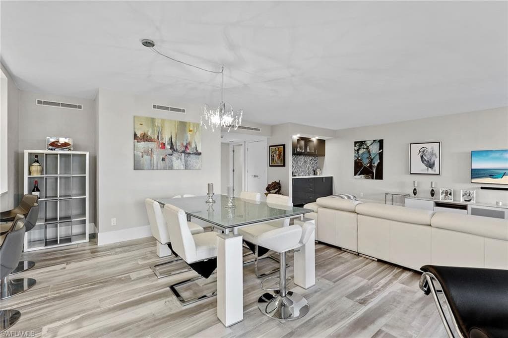 4401 Gulf Shore Blvd N C304, Naples, FL 34103-9