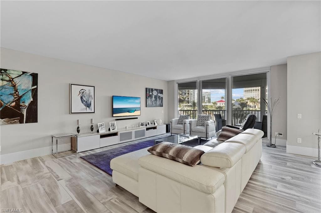 4401 Gulf Shore Blvd N C304, Naples, FL 34103-4
