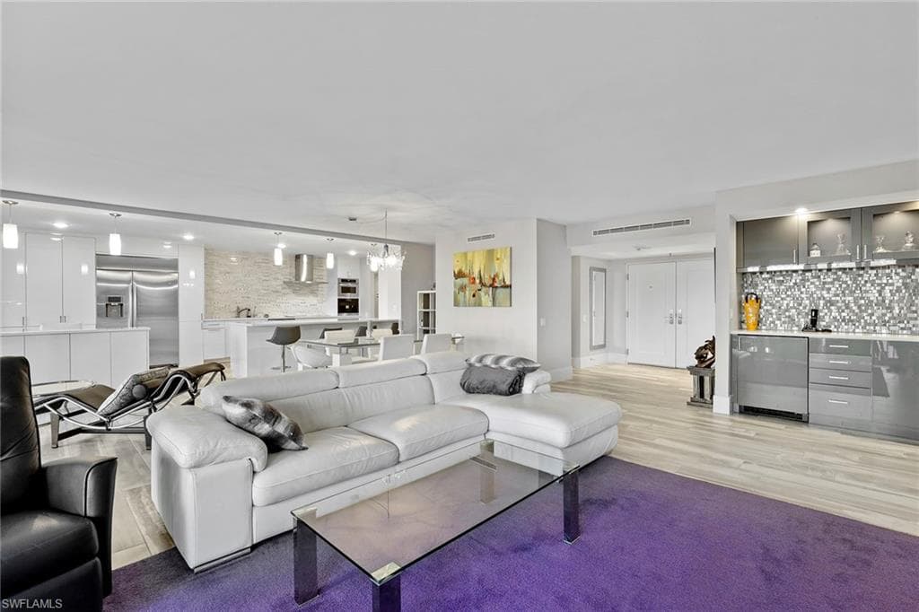 4401 Gulf Shore Blvd N C304, Naples, FL 34103-6