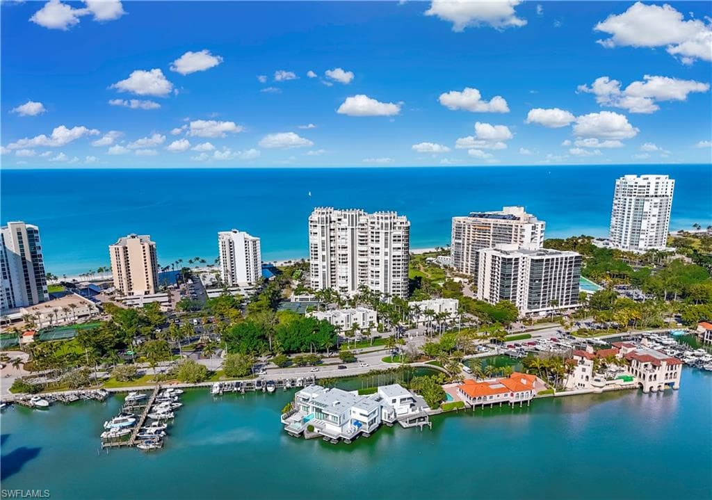 4021 Gulf Shore Blvd N 1801, Naples, FL 34103-38