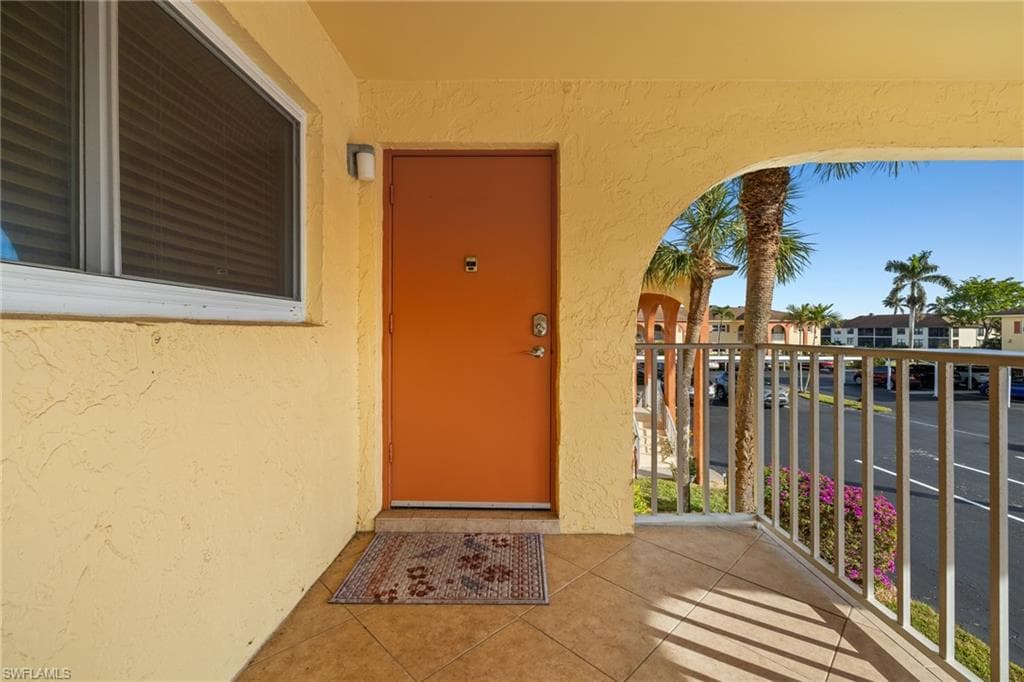372 Charlemagne Blvd B202, Naples, FL 34112-4