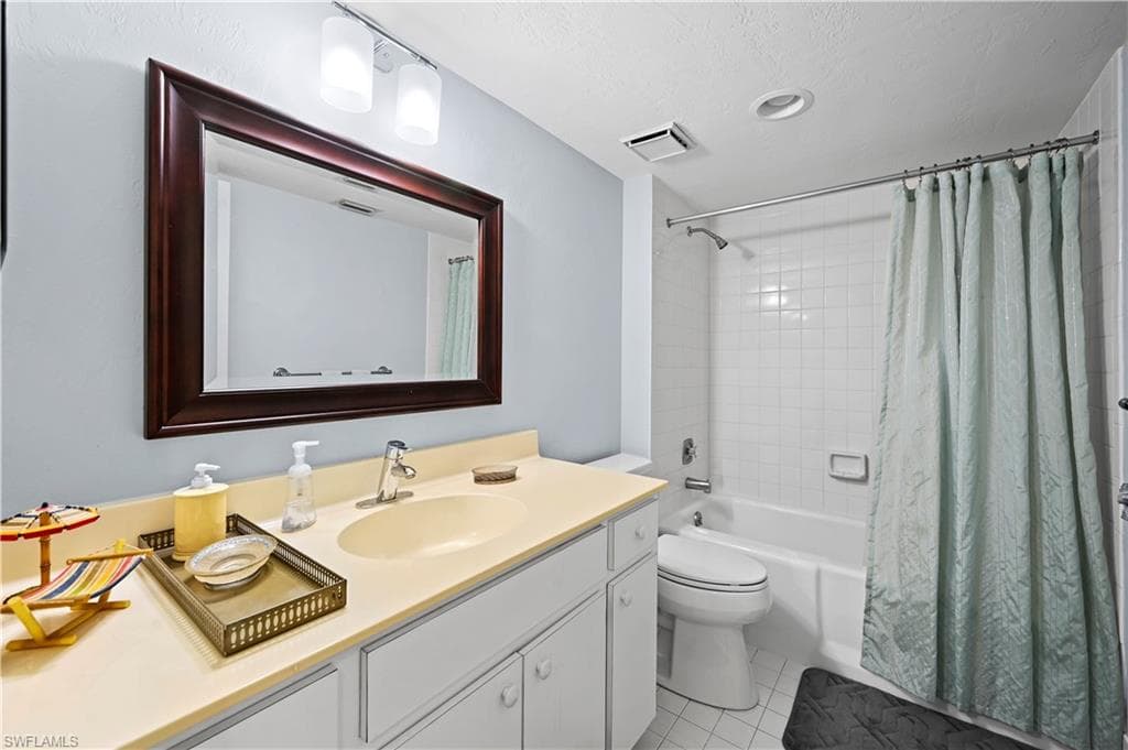 1510 Imperial Golf Course Blvd 111, Naples, FL 34110-20