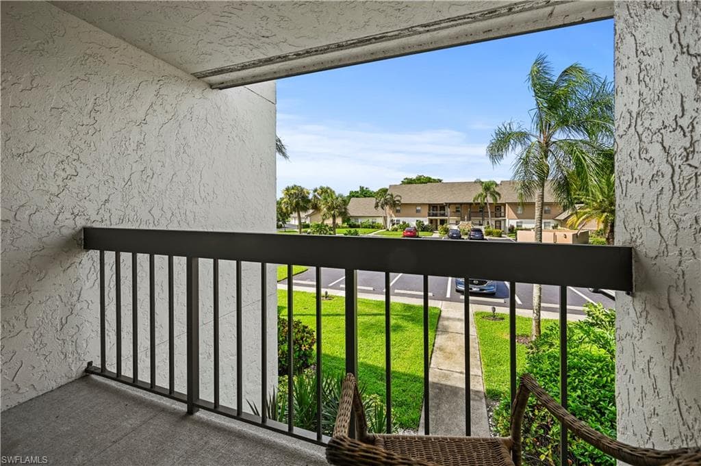 1510 Imperial Golf Course Blvd 111, Naples, FL 34110-21