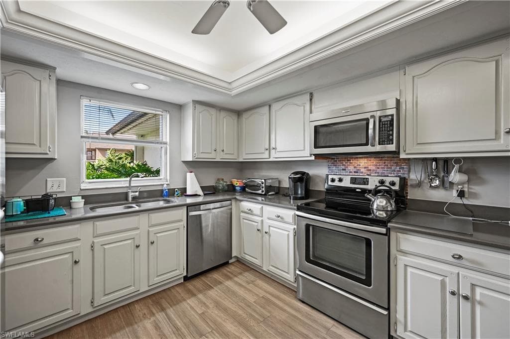 1510 Imperial Golf Course Blvd 111, Naples, FL 34110-4