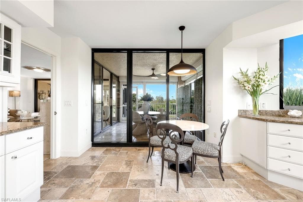 6597 Nicholas Blvd 306, Naples, FL 34108-20