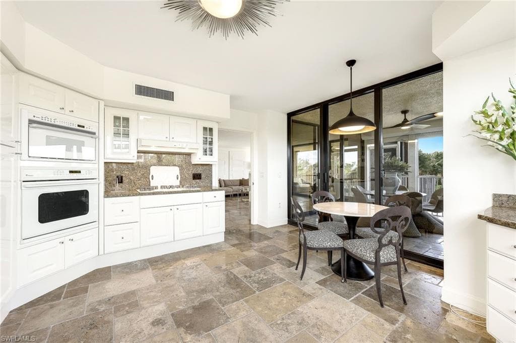6597 Nicholas Blvd 306, Naples, FL 34108-21