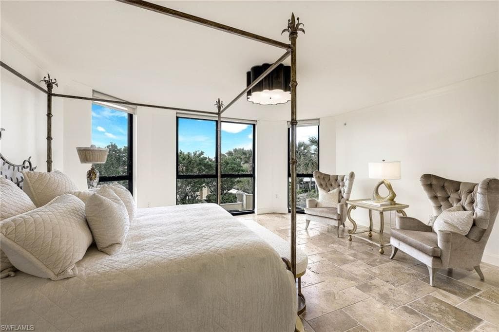 6597 Nicholas Blvd 306, Naples, FL 34108-3