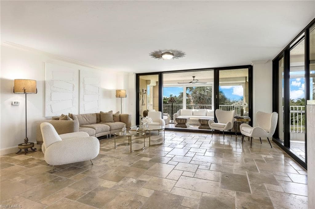 6597 Nicholas Blvd 306, Naples, FL 34108-8