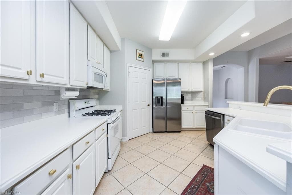 1786 Tarpon Bay Dr S 102, Naples, FL 34119-9
