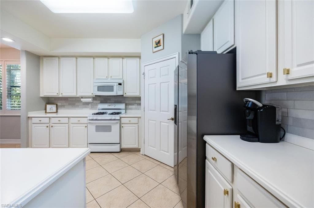 1786 Tarpon Bay Dr S 102, Naples, FL 34119-10