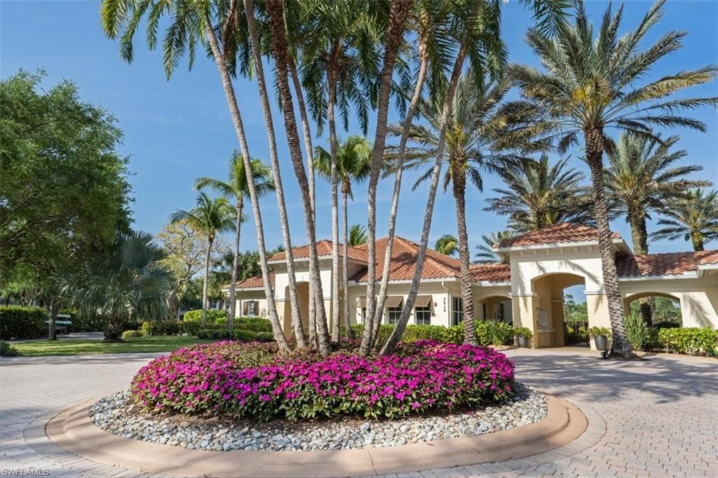 1786 Tarpon Bay Dr S 102, Naples, FL 34119-23