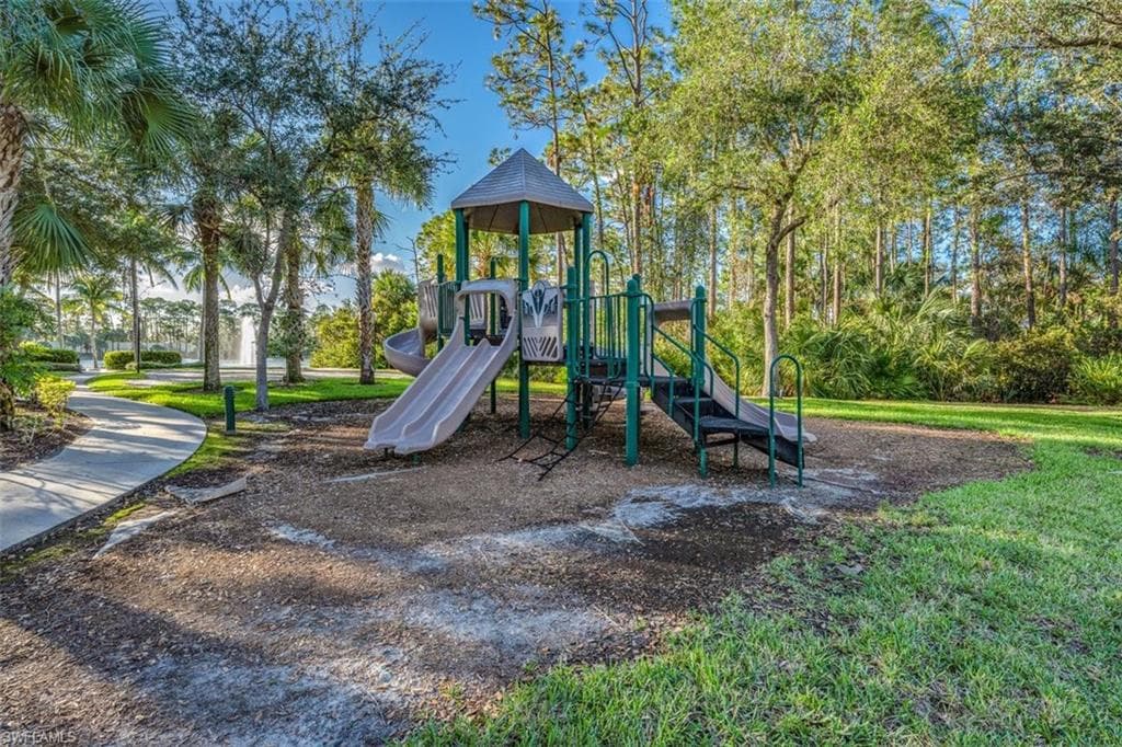 1786 Tarpon Bay Dr S 102, Naples, FL 34119-29
