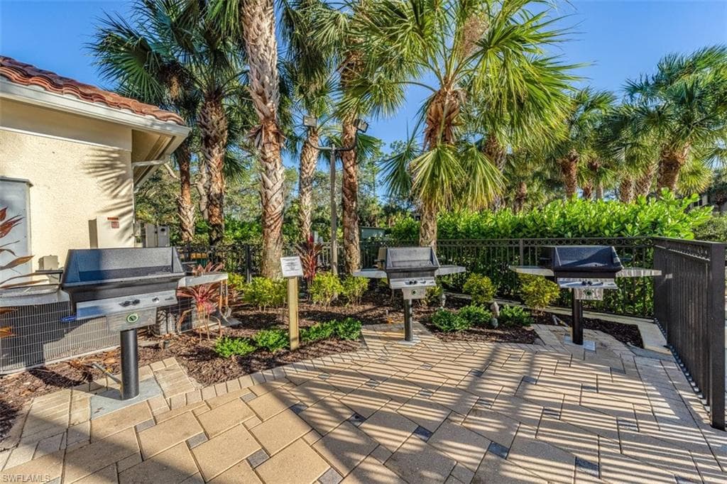 1786 Tarpon Bay Dr S 102, Naples, FL 34119-34