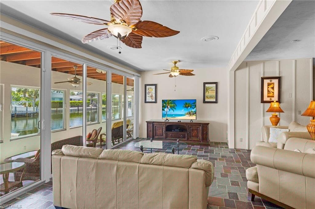 775 Willow Ct, Marco Island, FL 34145-10
