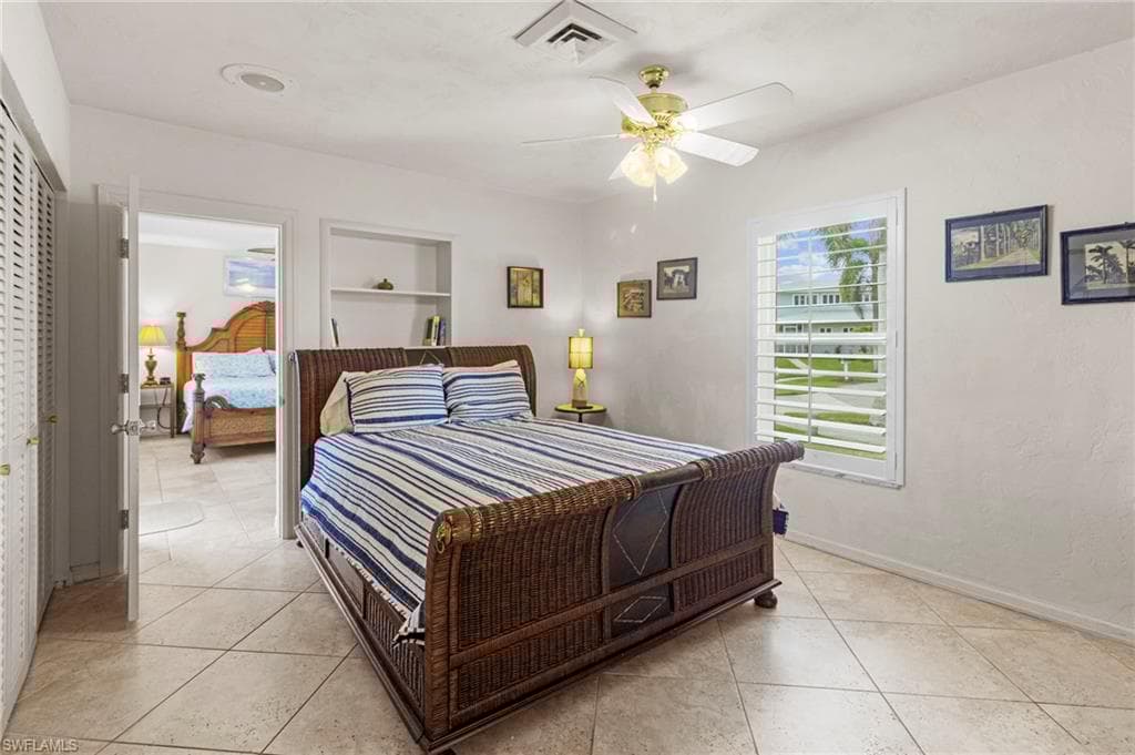 775 Willow Ct, Marco Island, FL 34145-18