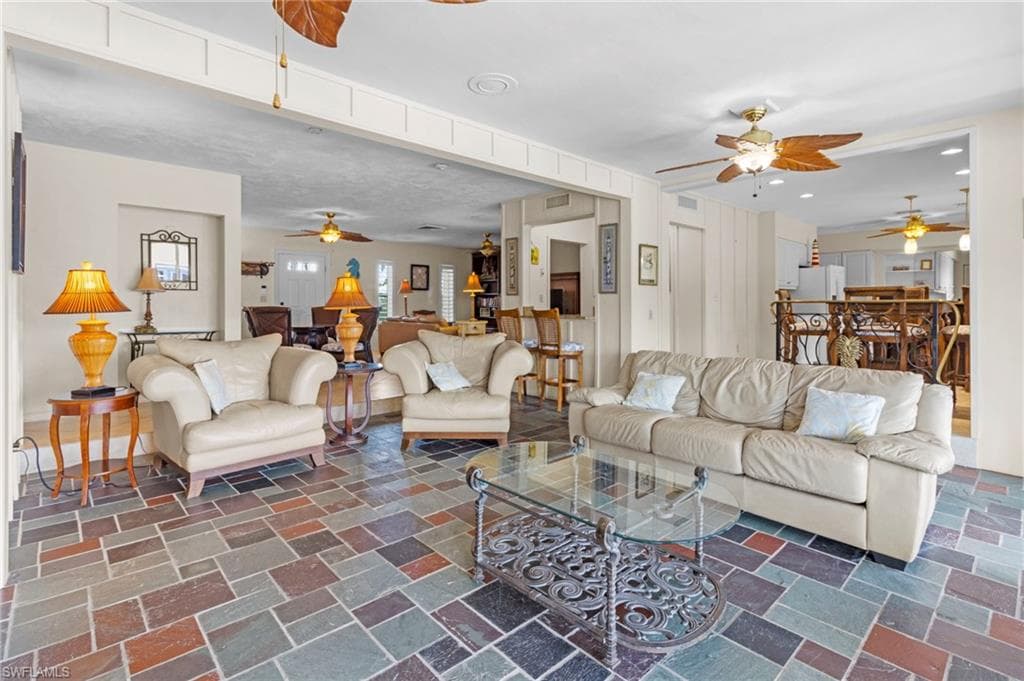 775 Willow Ct, Marco Island, FL 34145-25