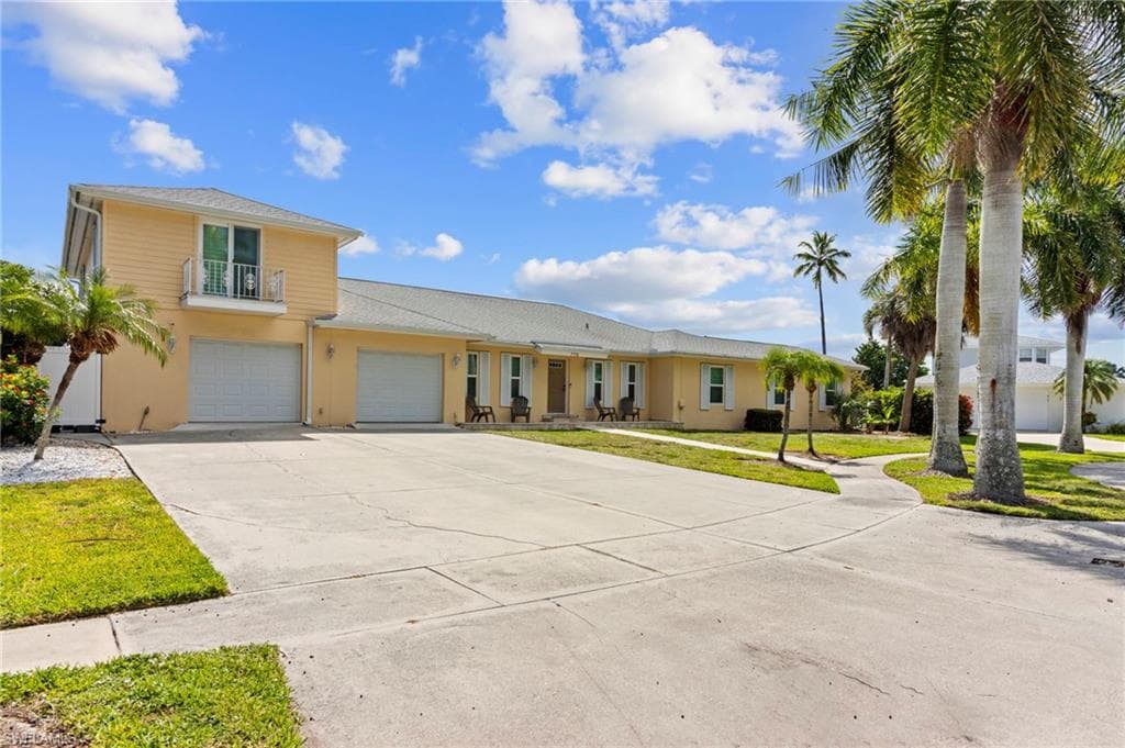 775 Willow Ct, Marco Island, FL 34145-3