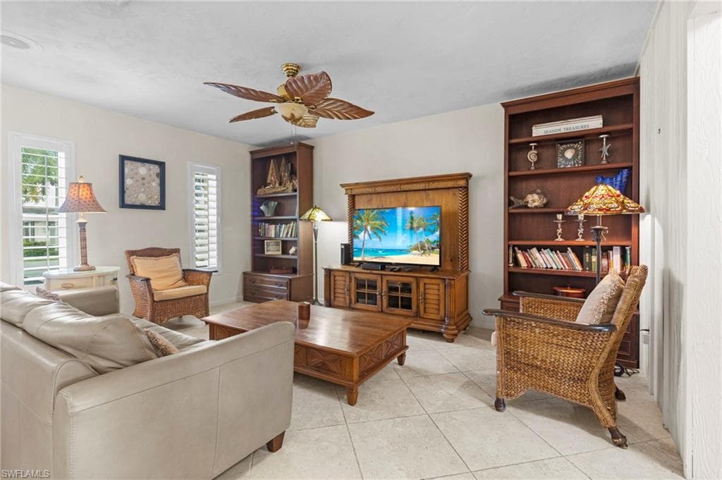 775 Willow Ct, Marco Island, FL 34145-6