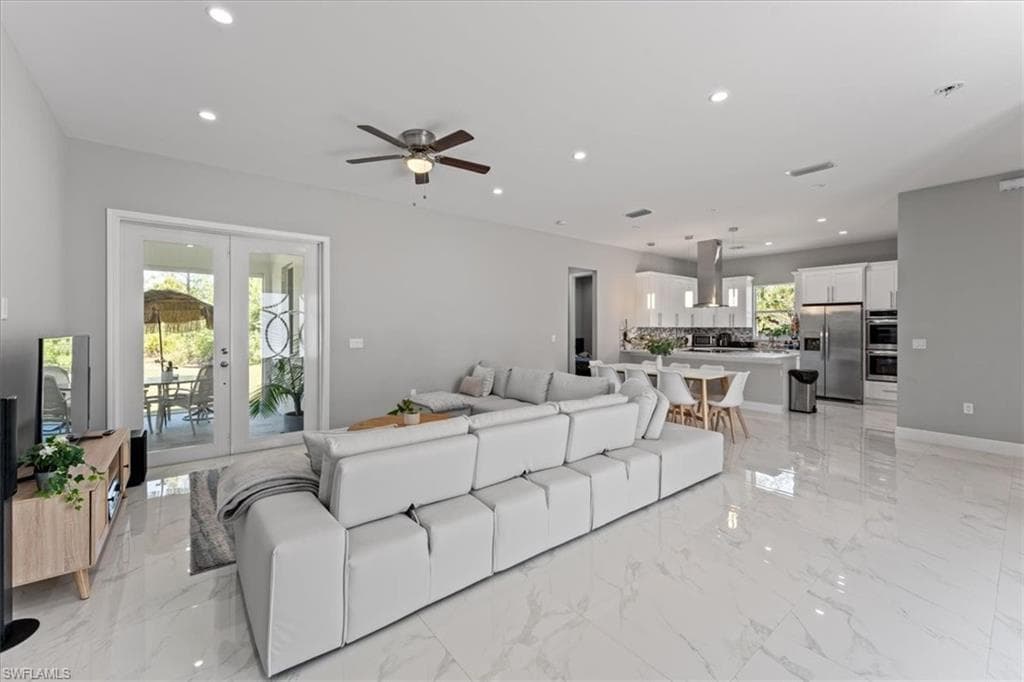 3219 64th Ave NE, Naples, FL 34120-5