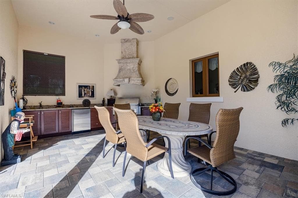 28724 La Caille Dr, Naples, FL 34119-28