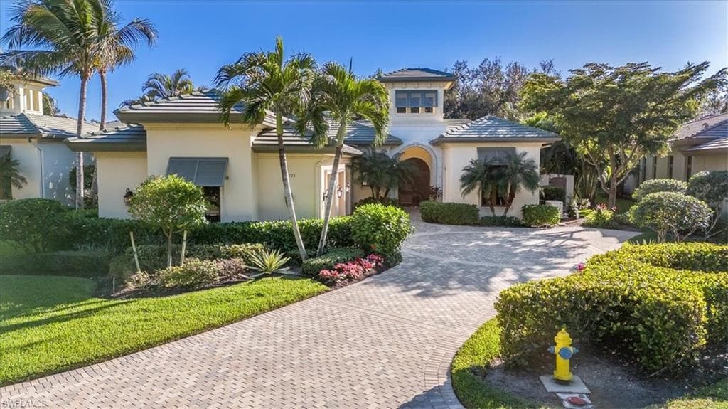 28724 La Caille Dr, Naples, FL 34119-2