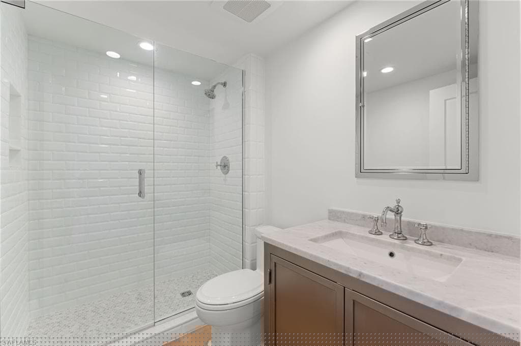 2401 Gulf Shore Blvd N Villa 1, Naples, FL 34103-8