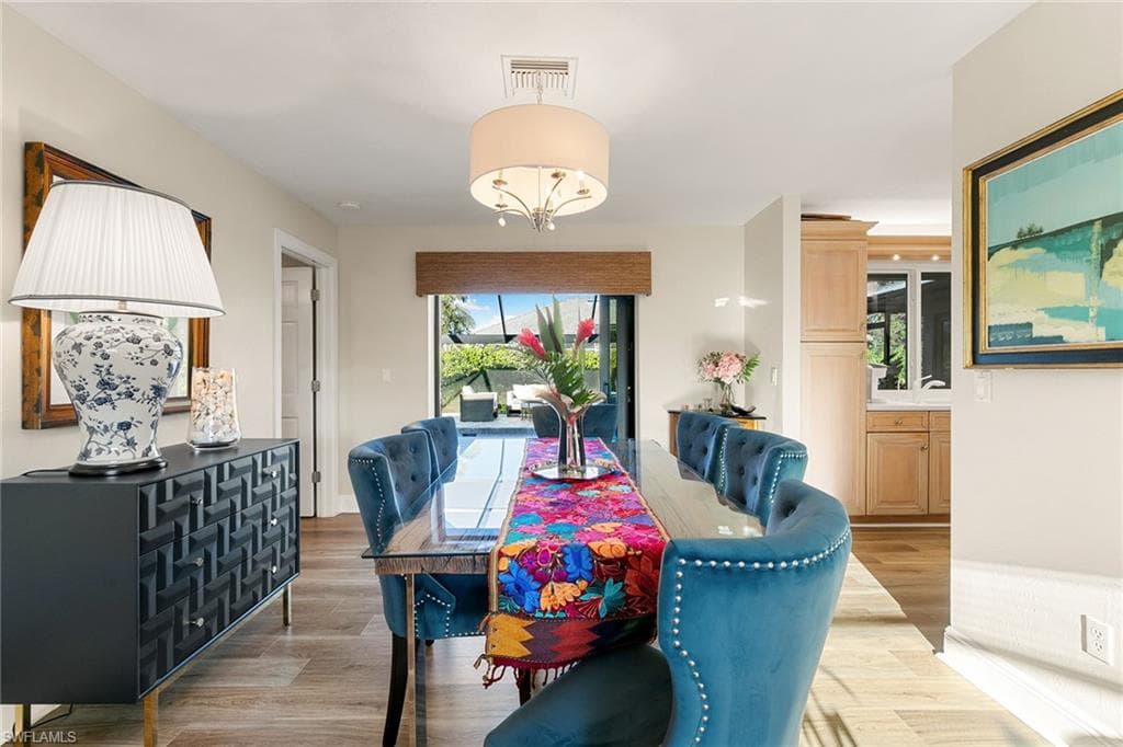 568 Tigertail Ct, Marco Island, FL 34145-12