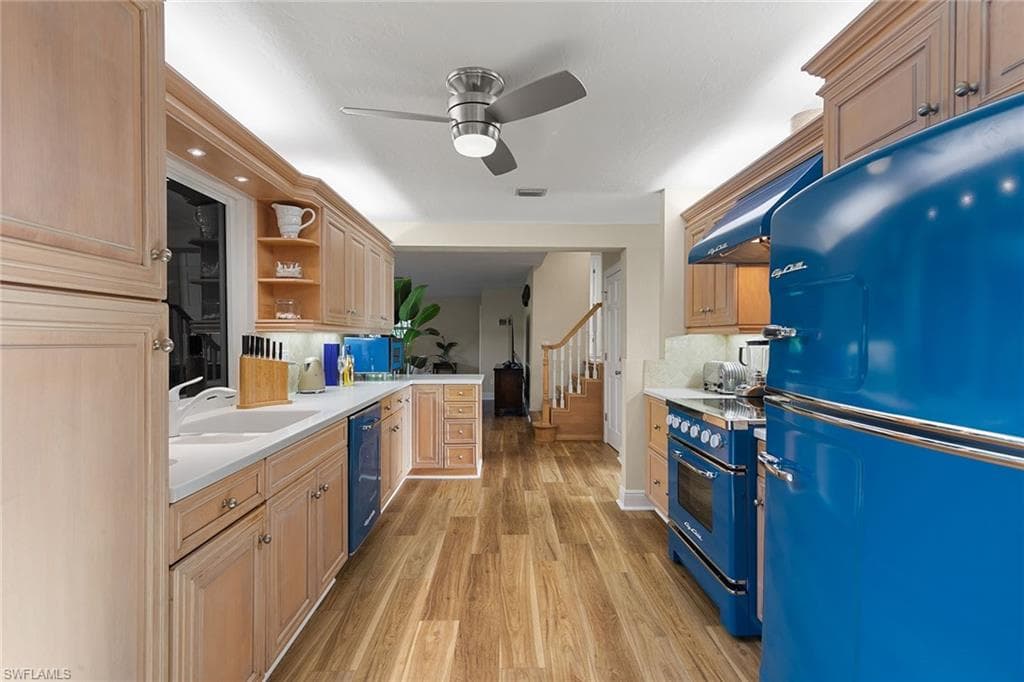 568 Tigertail Ct, Marco Island, FL 34145-14
