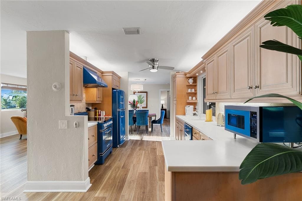 568 Tigertail Ct, Marco Island, FL 34145-17