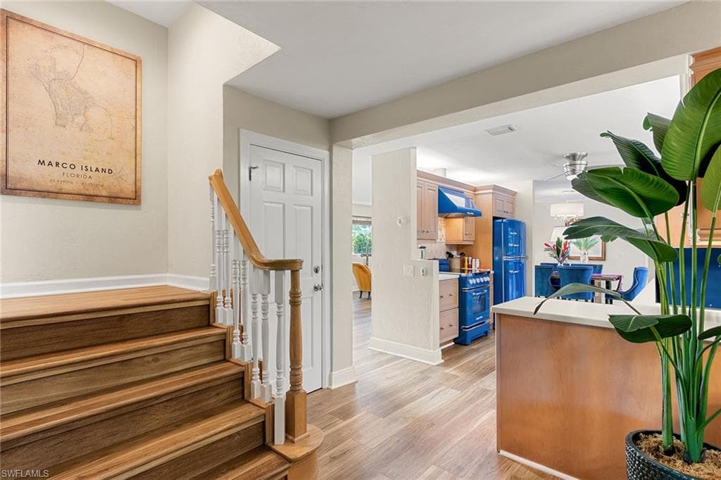 568 Tigertail Ct, Marco Island, FL 34145-23