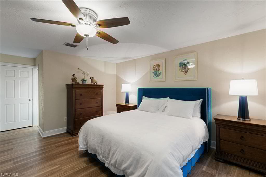 568 Tigertail Ct, Marco Island, FL 34145-24