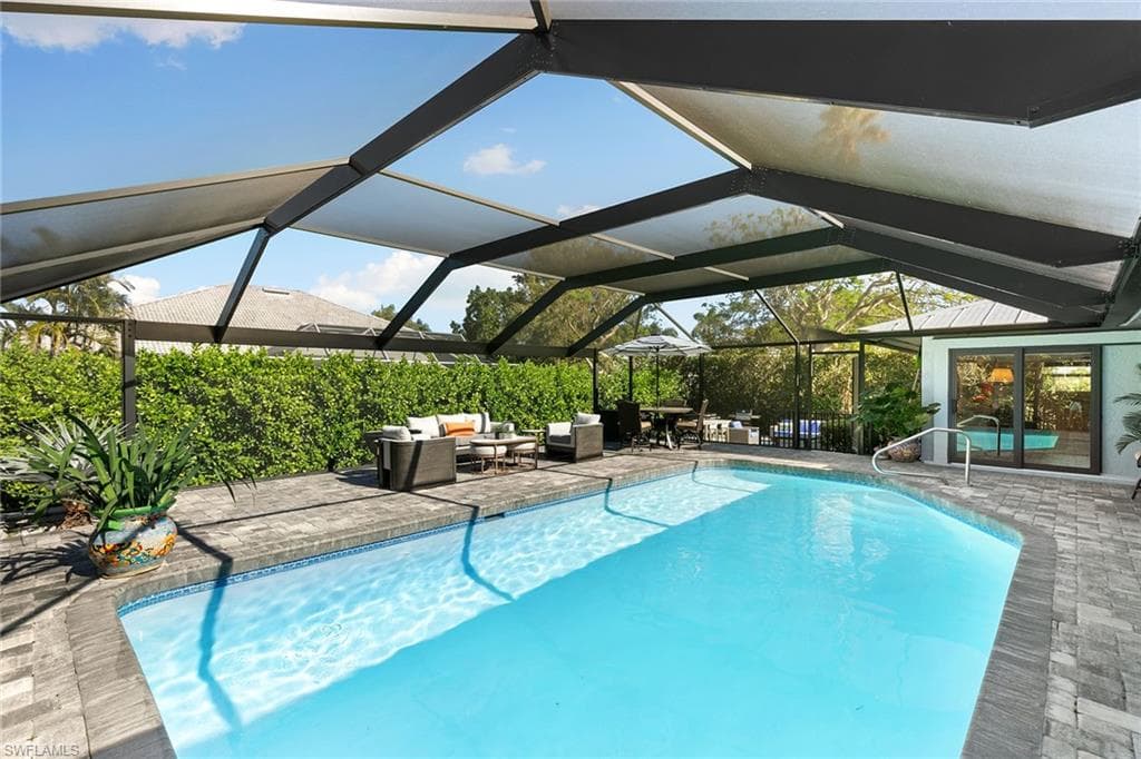 568 Tigertail Ct, Marco Island, FL 34145-33