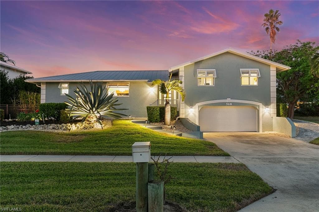 568 Tigertail Ct, Marco Island, FL 34145-40