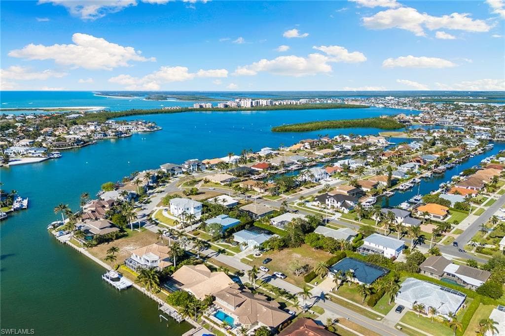 568 Tigertail Ct, Marco Island, FL 34145-46